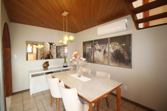 Sala de Jantar de casa para alugar com 4 quartos, 260m² em Costa E Silva, Porto Alegre