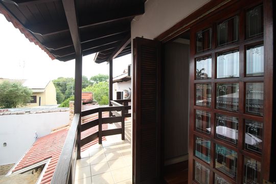 Escada de casa para alugar com 4 quartos, 260m² em Costa E Silva, Porto Alegre