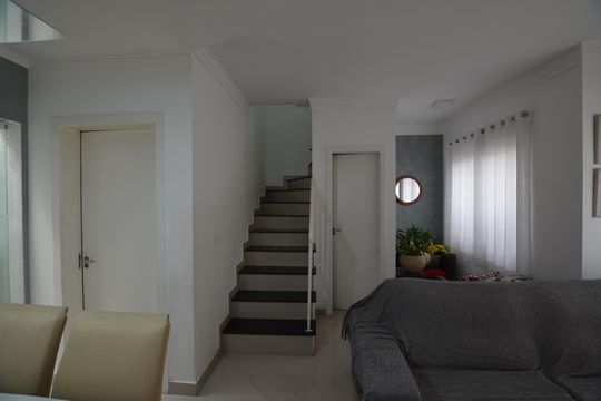 SALA de casa para alugar com 2 quartos, 75m² em Jardim Bonfiglioli, São Paulo