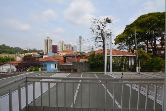 QUARTO 1 (SUÍTE COM VARANDA) de casa para alugar com 2 quartos, 75m² em Jardim Bonfiglioli, São Paulo