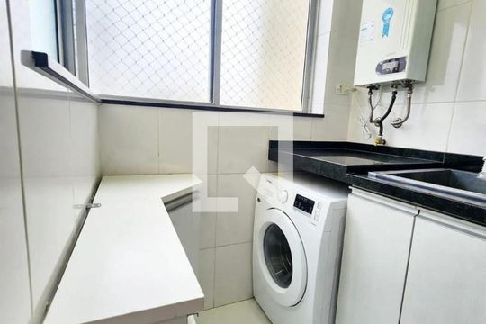 Área de serviço de apartamento para alugar com 2 quartos, 55m² em Vila Mazzei, São Paulo