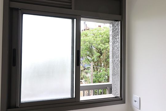 Área de serviço de apartamento à venda com 3 quartos, 81m² em Petrópolis, Porto Alegre