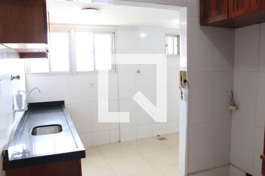 Cozinha e Área de Serviço de apartamento para alugar com 3 quartos, 99m² em Setor Oeste, Goiânia