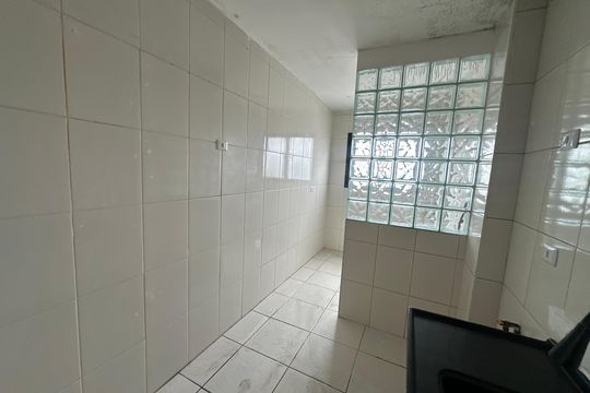 Cozinha de apartamento para alugar com 2 quartos, 65m² em Itararé, São Vicente