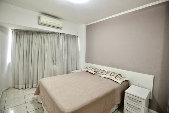 Quarto 1 de apartamento para alugar com 2 quartos, 80m² em Embaré, Santos
