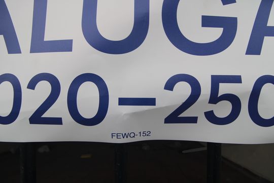 Placa de casa para alugar com 2 quartos, 111m² em Vila do Castelo, São Paulo
