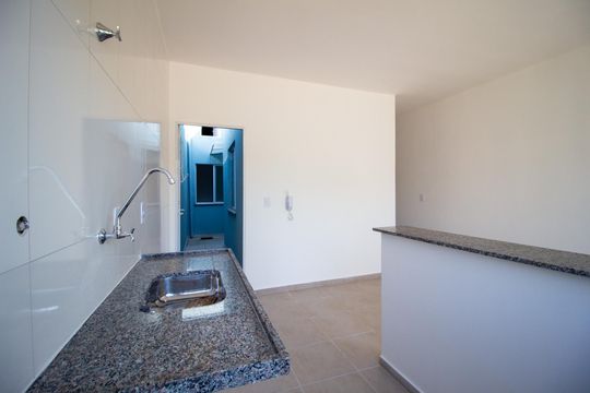 Cozinha  de casa de condomínio para alugar com 2 quartos, 49m² em Lopes de Oliveira, Sorocaba