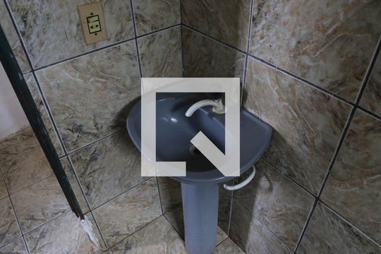 Banheiro de casa à venda com 1 quarto, 55m² em Jardim Guanabara, Goiânia