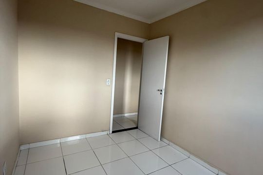 Quarto 1 de apartamento para alugar com 2 quartos, 43m² em Vila da Oportunidade, Carapicuíba