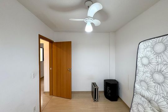 Quarto 2 de apartamento para alugar com 2 quartos, 46m² em Taquara, Rio de Janeiro