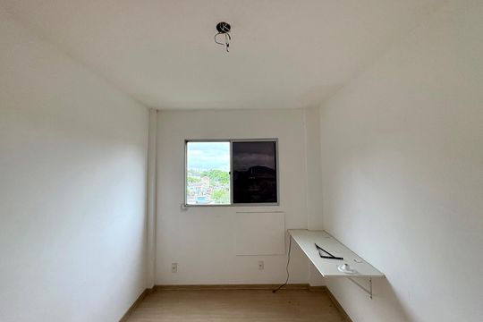 Quarto 1 de apartamento para alugar com 2 quartos, 46m² em Taquara, Rio de Janeiro