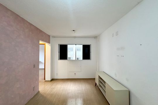 Sala de apartamento para alugar com 2 quartos, 46m² em Taquara, Rio de Janeiro