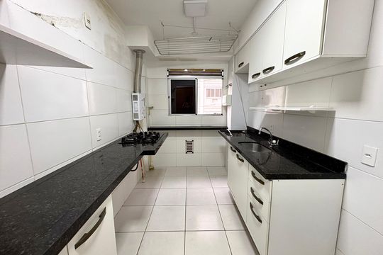 Cozinha de apartamento para alugar com 2 quartos, 46m² em Taquara, Rio de Janeiro