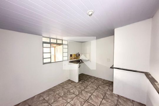 Casa à venda com 4 quartos, 250m² em Centro, Contagem