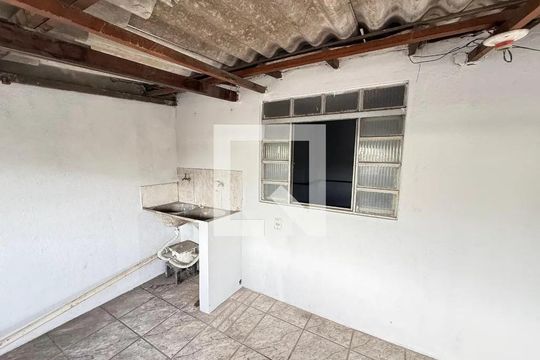 Casa à venda com 4 quartos, 250m² em Centro, Contagem