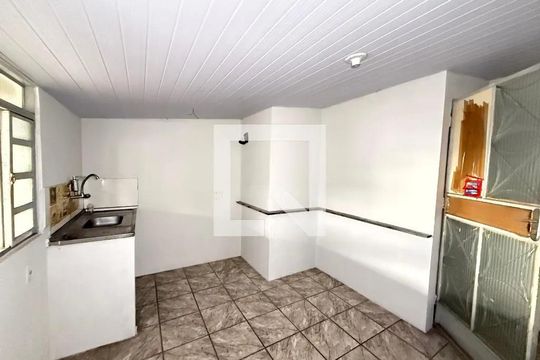 Casa à venda com 4 quartos, 250m² em Centro, Contagem