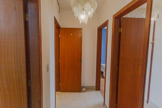 Corredor de apartamento à venda com 3 quartos, 175m² em União, Belo Horizonte