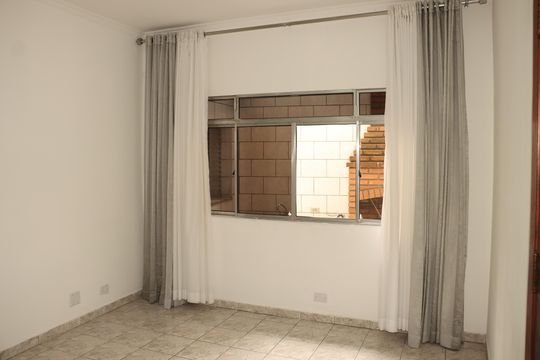 Casa para alugar com 2 quartos, 100m² em Vila Ema, São Paulo