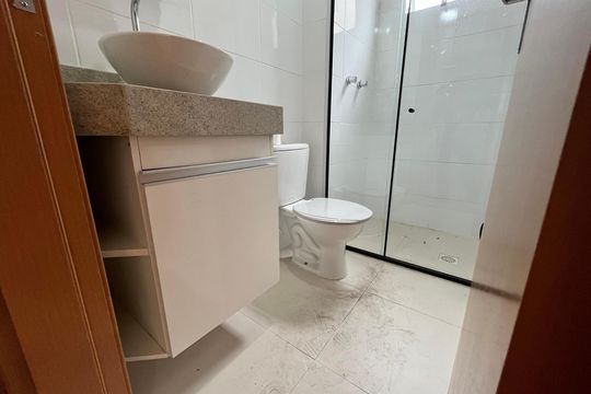 Banheiro de apartamento à venda com 2 quartos, 45m² em Jardim Iris, São Paulo