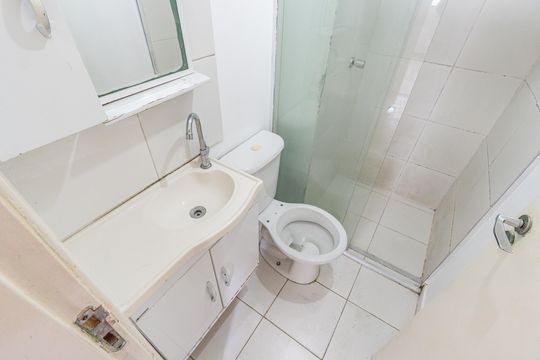 Banheiro de apartamento para alugar com 2 quartos, 58m² em Vila Água Funda, São Paulo