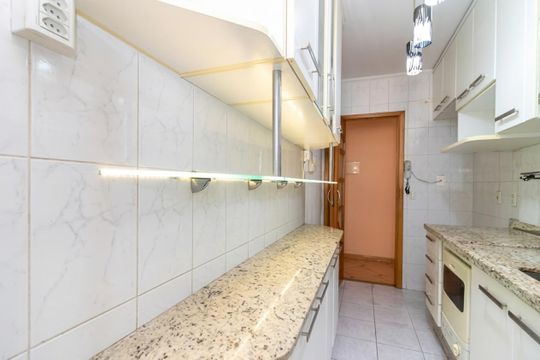 Cozinha de apartamento à venda com 2 quartos, 60m² em Santa Teresinha, São Paulo