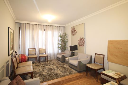 Sala de casa à venda com 3 quartos, 1320m² em Auxiliadora, Porto Alegre