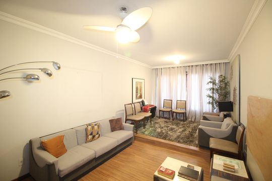 Casa à venda com 3 quartos, 1320m² em Auxiliadora, Porto Alegre
