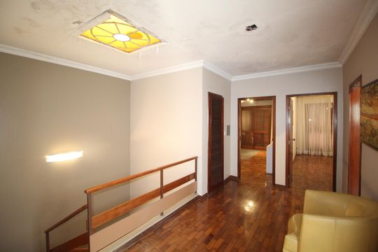 Escada de casa à venda com 3 quartos, 1320m² em Auxiliadora, Porto Alegre