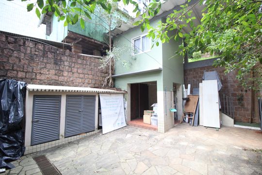 Quintal de casa à venda com 3 quartos, 1320m² em Auxiliadora, Porto Alegre