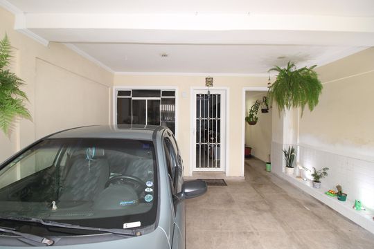 Garagem de casa à venda com 5 quartos, 250m² em Jardim Miriam, São Paulo