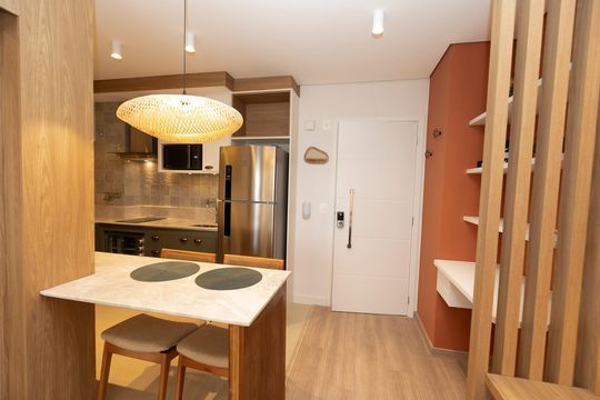 AMBIENTES INTEGRADOS - COZINHA de apartamento à venda com 1 quarto, 43m² em Bosque, Campinas