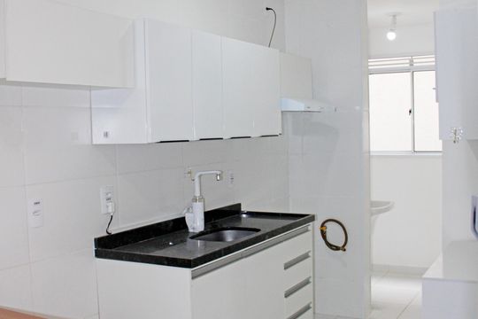 Cozinha de apartamento à venda com 2 quartos, 72m² em Vila Santa Claudina, Vinhedo