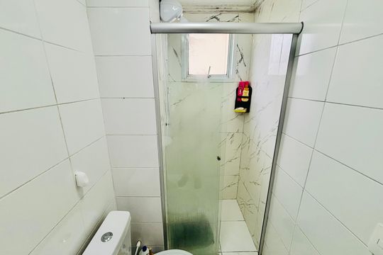 Banheiro de apartamento para alugar com 2 quartos, 44m² em Vila Nova Curuca, São Paulo