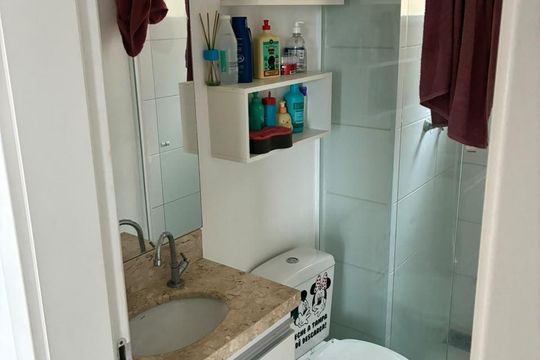 Banheiro de apartamento à venda com 3 quartos, 60m² em Parque Fazendinha, Campinas