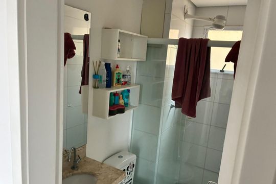 Banheiro de apartamento à venda com 3 quartos, 60m² em Parque Fazendinha, Campinas
