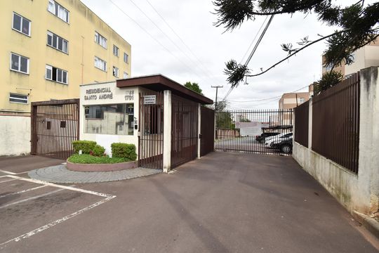 Fachada do condomínio de casa para alugar com 2 quartos, 62m² em Novo Mundo, Curitiba