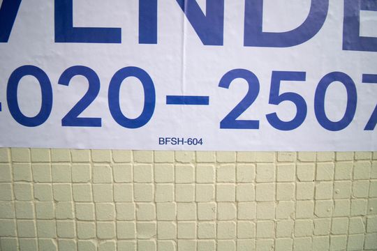 Placa de apartamento à venda com 2 quartos, 71m² em Santana, São Paulo