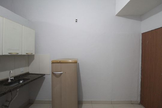 Sala e Cozinha de kitnet/studio para alugar com 1 quarto, 30m² em Juliana, Belo Horizonte