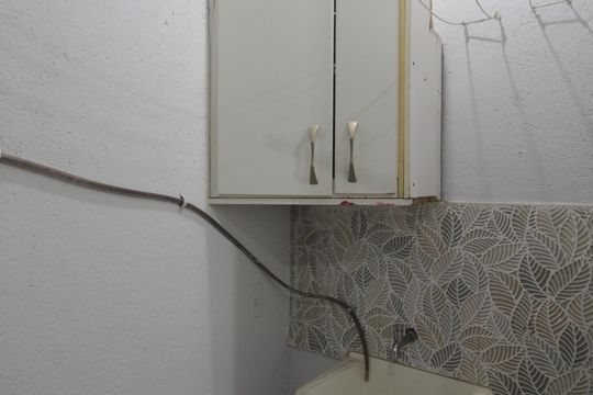 Banheiro de kitnet/studio para alugar com 1 quarto, 30m² em Juliana, Belo Horizonte