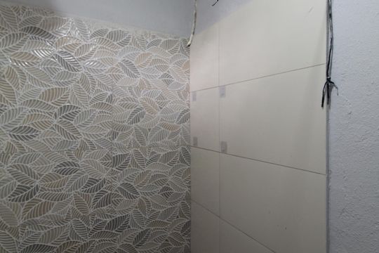Banheiro de kitnet/studio para alugar com 1 quarto, 30m² em Juliana, Belo Horizonte