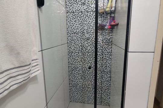 Banheiro de apartamento para alugar com 2 quartos, 57m² em Parque das Camelias, Campinas