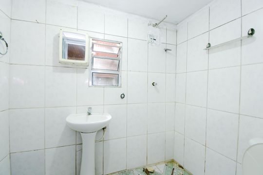 Banheiro de casa para alugar com 1 quarto, 70m² em Jardim Cumbica, Guarulhos