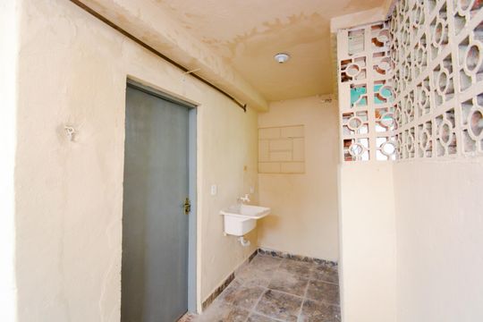 Área de Serviço de casa para alugar com 1 quarto, 70m² em Jardim Cumbica, Guarulhos