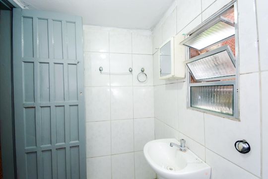 Banheiro de casa para alugar com 1 quarto, 70m² em Jardim Cumbica, Guarulhos
