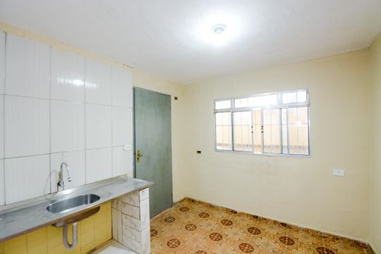 Cozinha de casa para alugar com 1 quarto, 70m² em Jardim Cumbica, Guarulhos