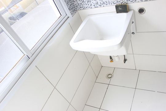 Cozinha e lavanderia  de apartamento para alugar com 2 quartos, 47m² em Jardim Silvestre, Guarulhos