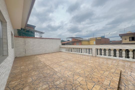 Sacada de casa para alugar com 2 quartos, 120m² em Jardim Adriana, Guarulhos