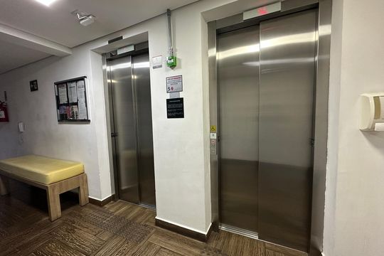 Hall de entrada de apartamento à venda com 3 quartos, 75m² em Jardim Timbauhy, Barueri