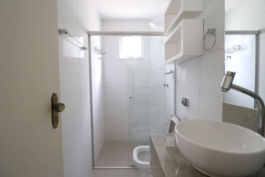 Banheiro Social de apartamento para alugar com 3 quartos, 80m² em Santa Mônica, Uberlândia