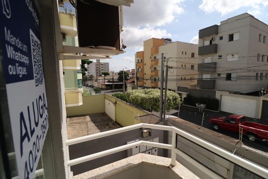 Plaquinha de apartamento para alugar com 3 quartos, 80m² em Santa Mônica, Uberlândia